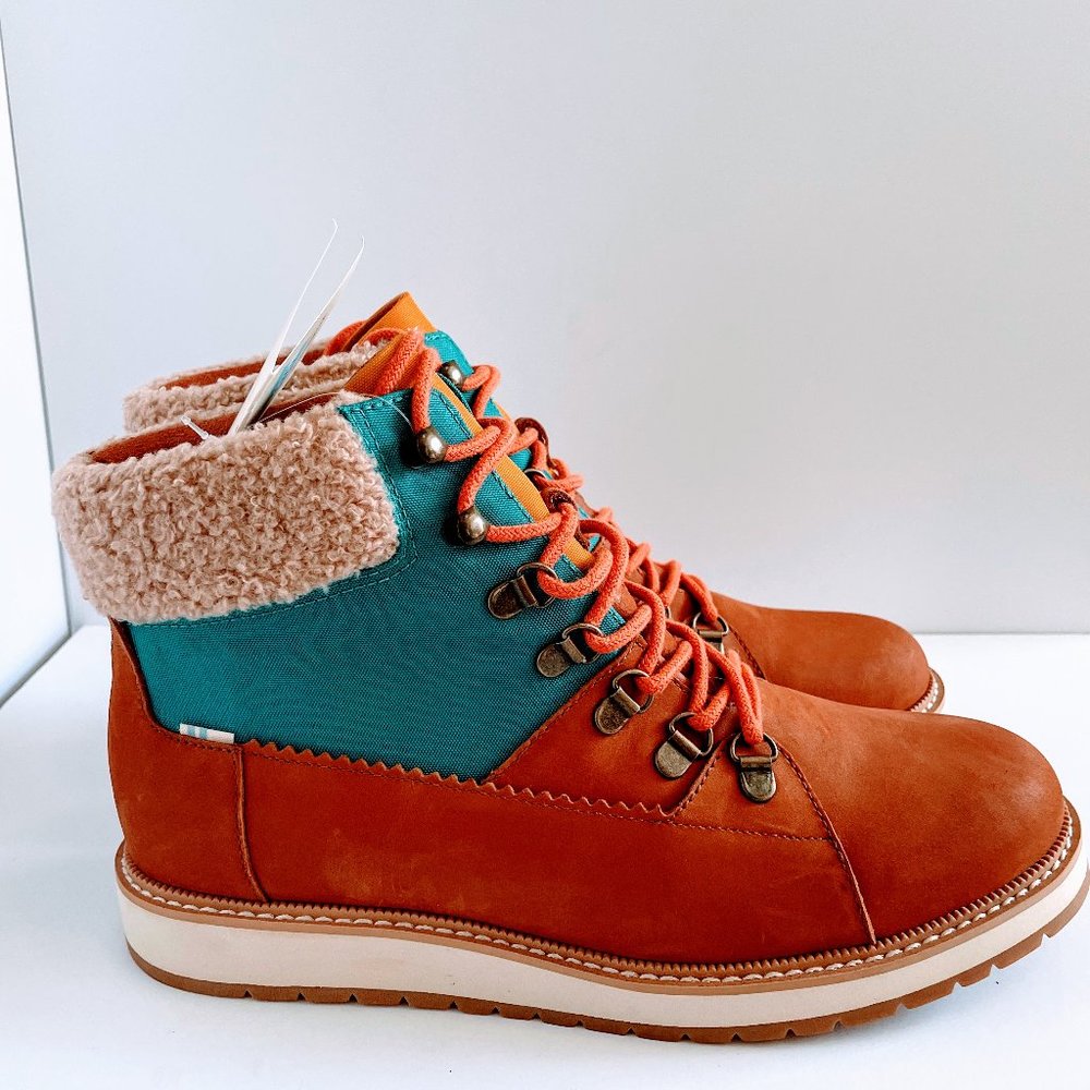TOMS WOMEN'S MESA LEATHER/NYLON WATERPROOF LACE-UP ANKLE BOOTS. SIZE 9.